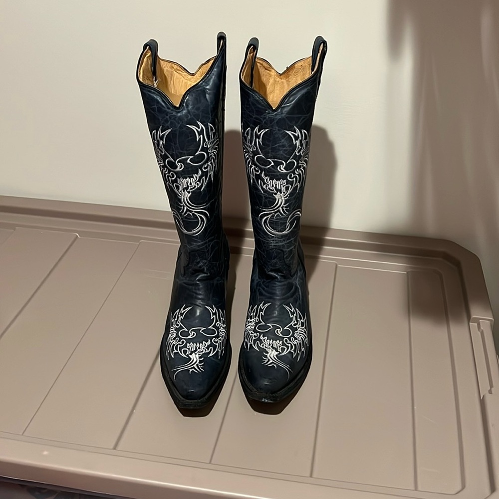 Blue and white circle g by corral boots